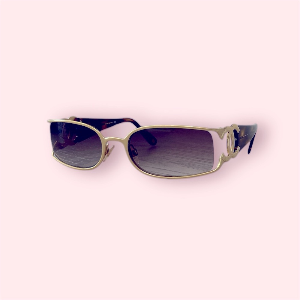 Vintage CHANEL Style 4024 c129